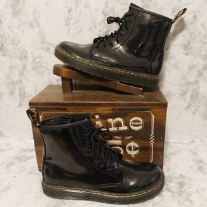 Pre-owned dr. Martens zavala boots